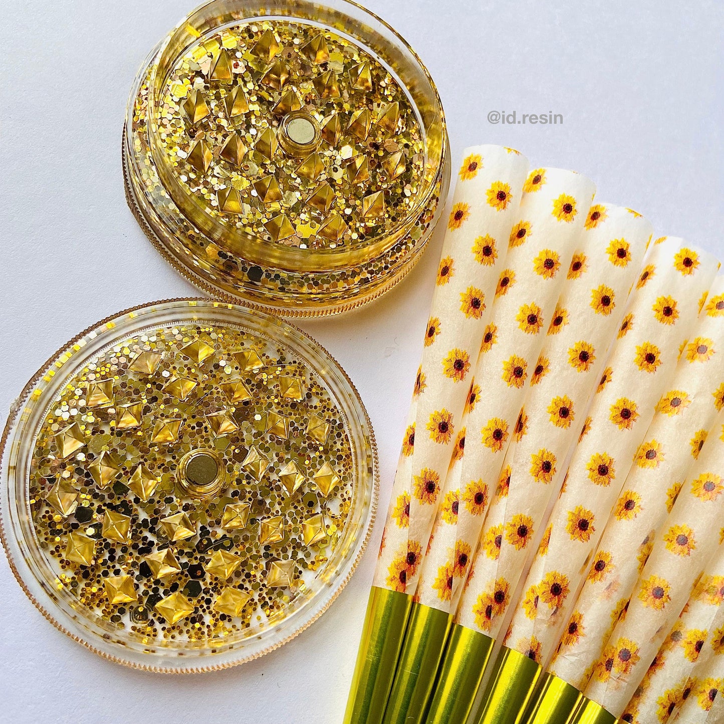 Pre ROLLED CONES & GRINDER Set - Yellow Flower - Natural Papers 8 Pack - Gold Glitter Grinder - Free Gift