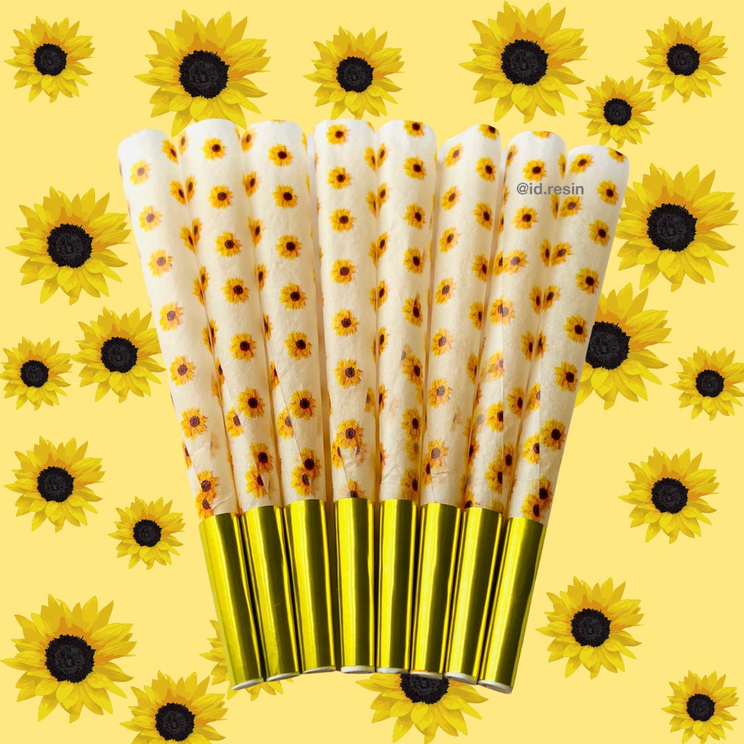 Pre ROLLED CONES & GRINDER Set - Yellow Flower - Natural Papers 8 Pack - Gold Glitter Grinder - Free Gift