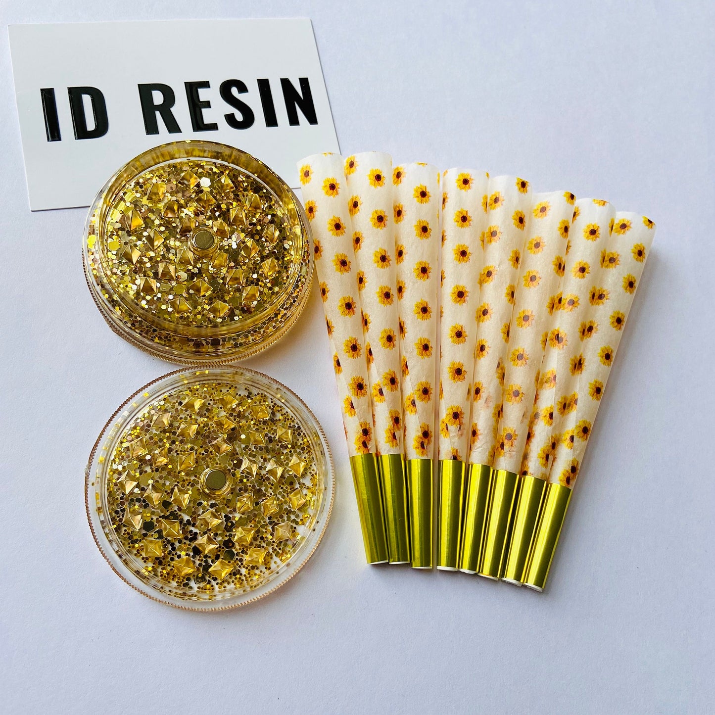 Pre ROLLED CONES & GRINDER Set - Yellow Flower - Natural Papers 8 Pack - Gold Glitter Grinder - Free Gift