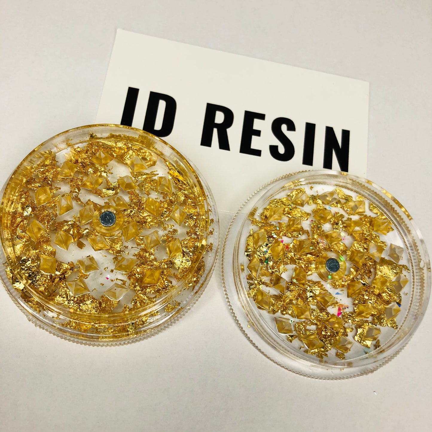 Herb Grinder with Golden Flakes