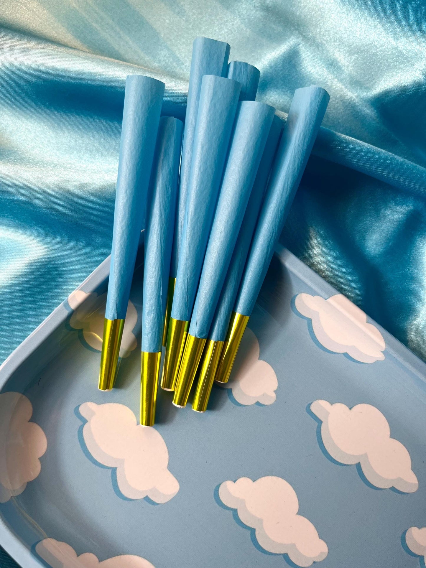 Dreamy Blue Clouds Rolling Set - Tray, Grinder and Cones